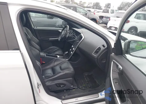 2016 Volvo Xc60 T6 Drive-E R-Design z USA, uszkodzony, nr VIN YV449MRP6G2869096